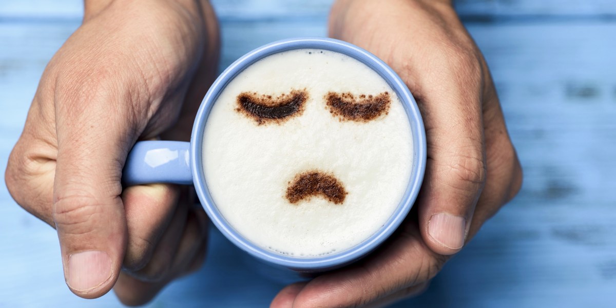 café avec smiley en mousse