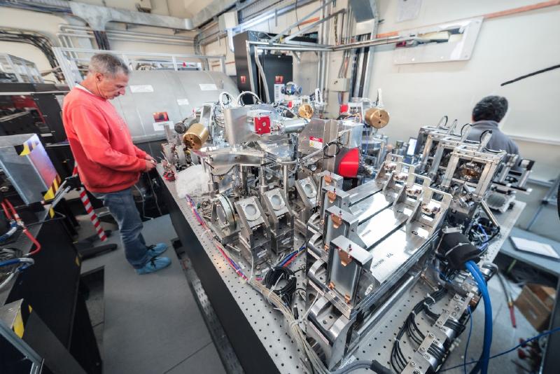 The MATISSE interferometer during its installation at ESO’s VLTI (Very Large Telescope Instrument) in Paranal (Chile).