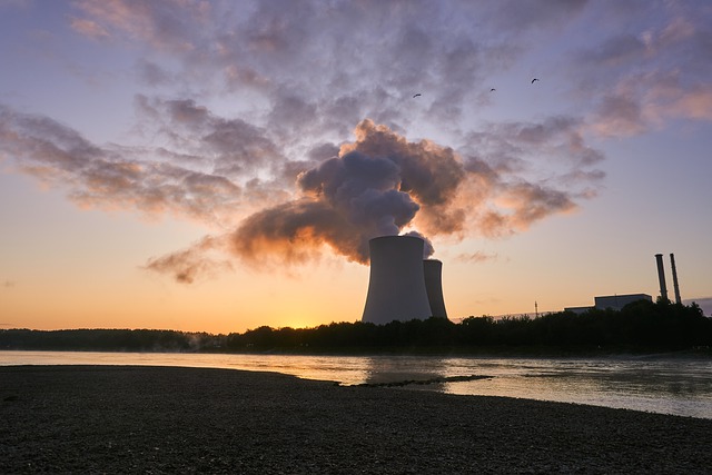 Centrale nucléaire proche rivière