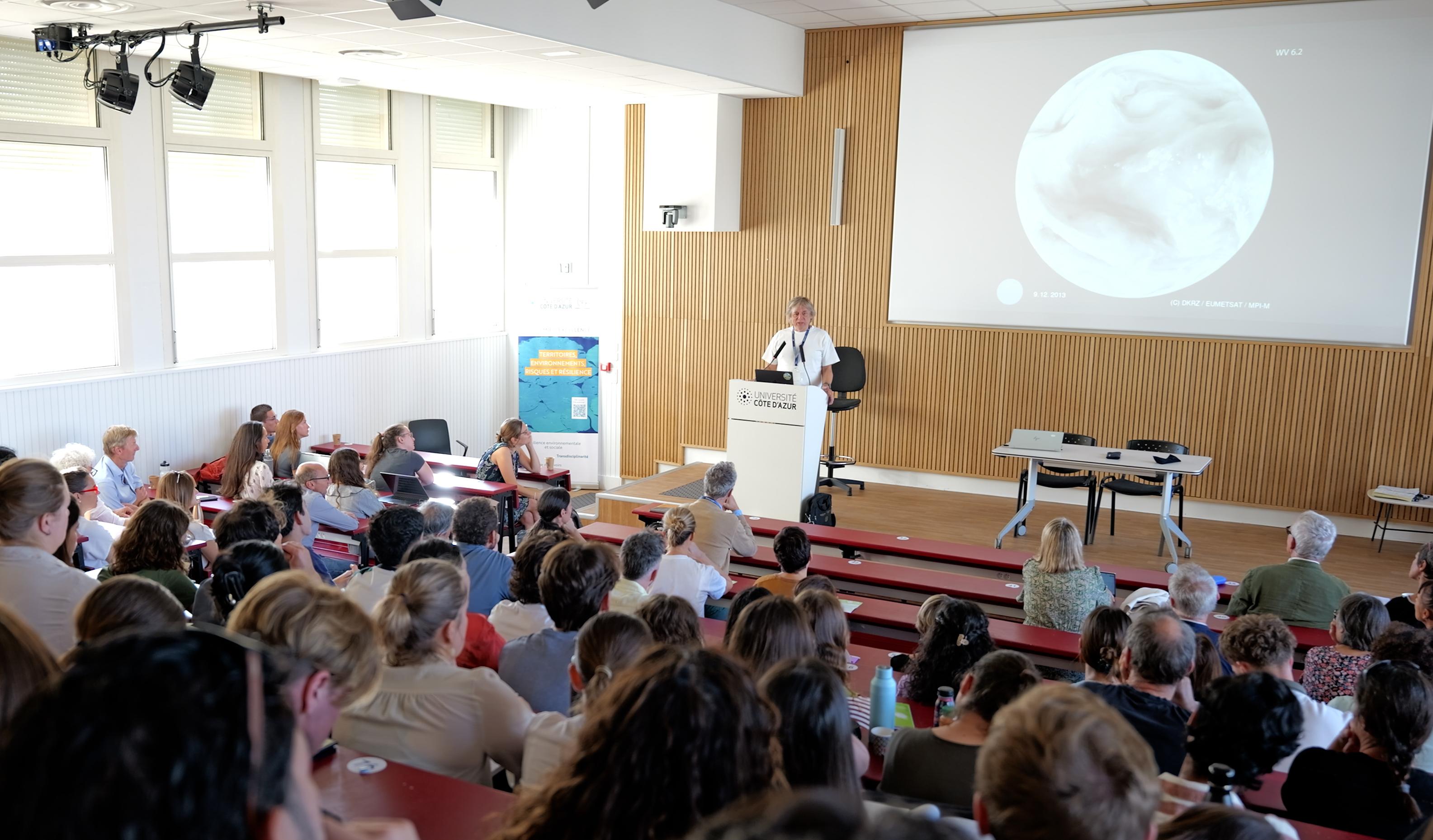 Bjorn Stevens lors de sa présentation au Séminaire Inaugural du 29/09/2026 de l'Académie 3 IdEx, UniCA